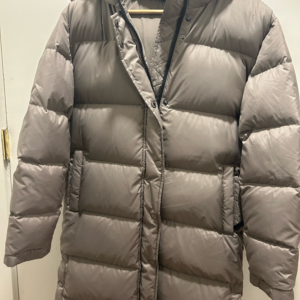 Quince Women's Taupe Puffer Jacket